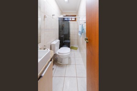 Casa à venda com 497m², 4 quartos e 6 vagasBanheiro social