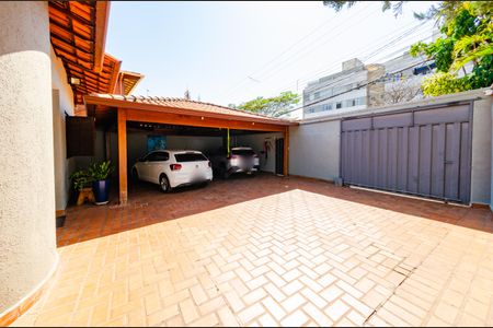 Casa à venda com 497m², 4 quartos e 6 vagasGaragem