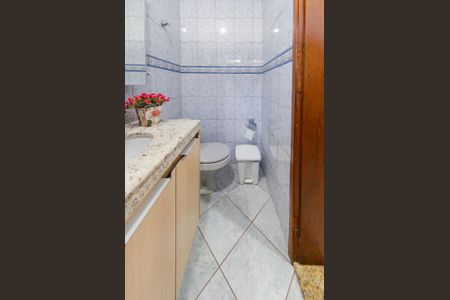 Casa à venda com 497m², 4 quartos e 6 vagasBanheiro suíte 1