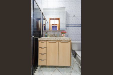 Casa à venda com 497m², 4 quartos e 6 vagasBanheiro suíte 1