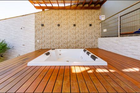 Casa à venda com 497m², 4 quartos e 6 vagasÁrea externa