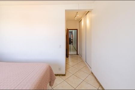 Casa à venda com 497m², 4 quartos e 6 vagasSuíte 2