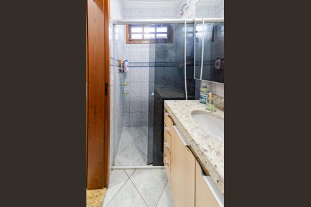 Casa à venda com 497m², 4 quartos e 6 vagasBanheiro suíte 1