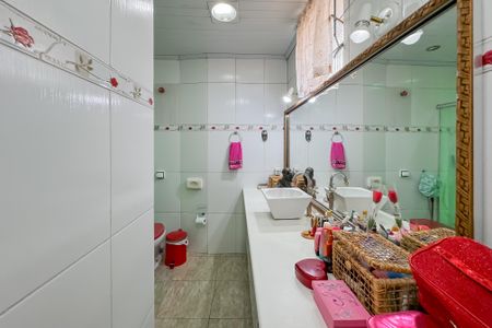 Casa à venda com 350m², 4 quartos e 2 vagasBanheiro da Suíte