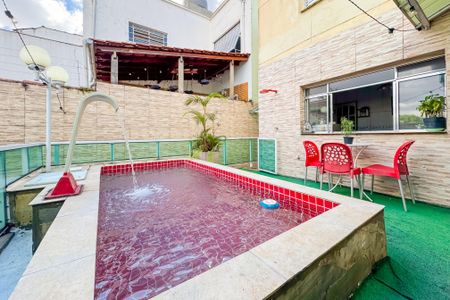 Casa à venda com 350m², 4 quartos e 2 vagasPiscina e Churrasqueira