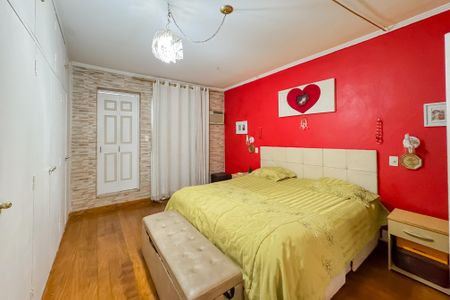 Casa à venda com 350m², 4 quartos e 2 vagasSuíte 