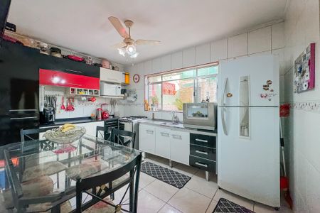 Casa à venda com 350m², 4 quartos e 2 vagasCozinha