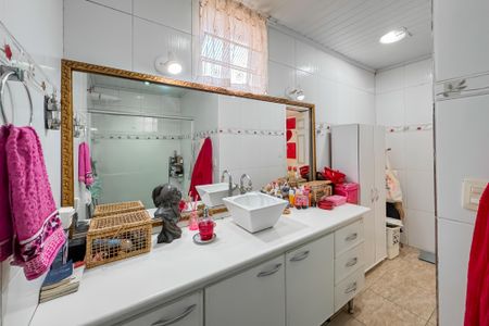 Casa à venda com 350m², 4 quartos e 2 vagasBanheiro da Suíte