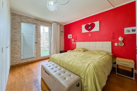 Casa à venda com 350m², 4 quartos e 2 vagasSuíte