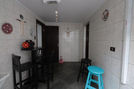 Casa à venda com 250m², 4 quartos e 2 vagasÁrea de Serviço