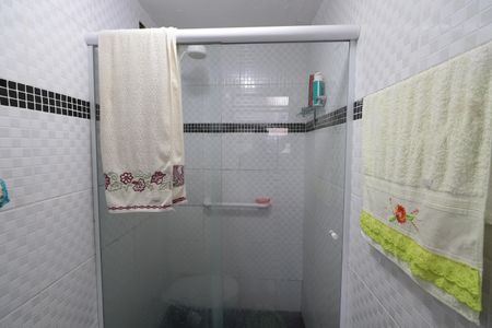 Casa à venda com 250m², 4 quartos e 2 vagascasa 2 -Banheiro