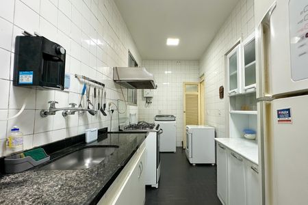 Apartamento à venda com 60m², 2 quartos e sem vaga Apartamento à venda com 60m², 2 quartos e sem vagaCozinha e Área de Serviço