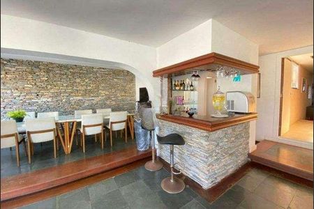 Apartamento à venda com 210m², 4 quartos e 2 vagas