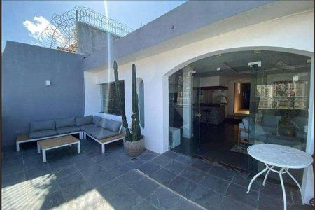 Apartamento à venda com 210m², 4 quartos e 2 vagas