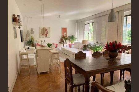 Apartamento à venda com 215m², 4 quartos e sem vaga