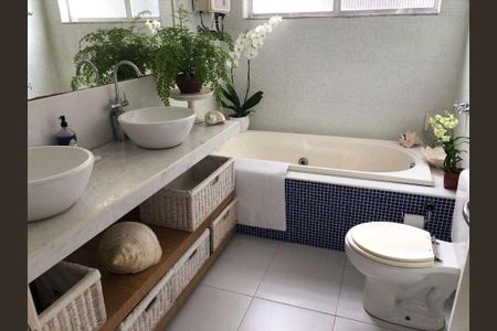 Apartamento à venda com 215m², 4 quartos e sem vaga