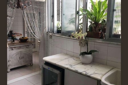 Apartamento à venda com 215m², 4 quartos e sem vaga