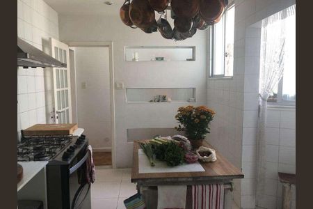 Apartamento à venda com 215m², 4 quartos e sem vaga