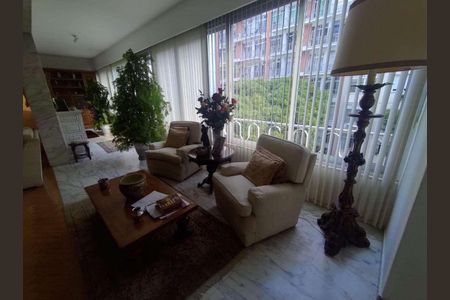 Apartamento à venda com 223m², 4 quartos e 1 vaga
