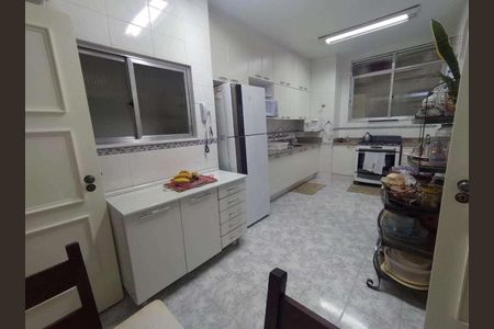 Apartamento à venda com 223m², 4 quartos e 1 vaga