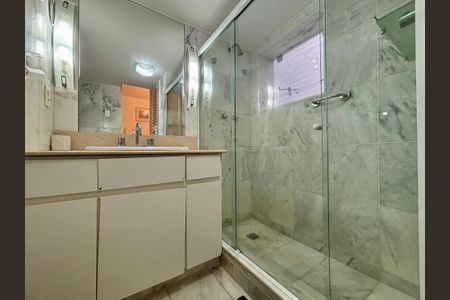 Casa à venda com 160m², 4 quartos e 1 vaga Casa à venda com 160m², 4 quartos e 1 vagaBanheiro da Suíte