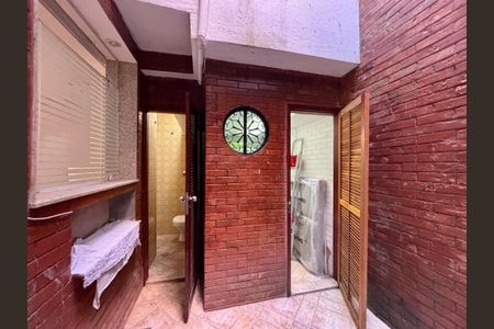 Casa à venda com 160m², 4 quartos e 1 vaga Casa à venda com 160m², 4 quartos e 1 vagaÁrea de serviço