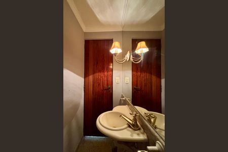 Casa à venda com 160m², 4 quartos e 1 vaga Casa à venda com 160m², 4 quartos e 1 vagaLavabo