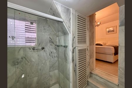 Casa à venda com 160m², 4 quartos e 1 vaga Casa à venda com 160m², 4 quartos e 1 vagaBanheiro da Suíte