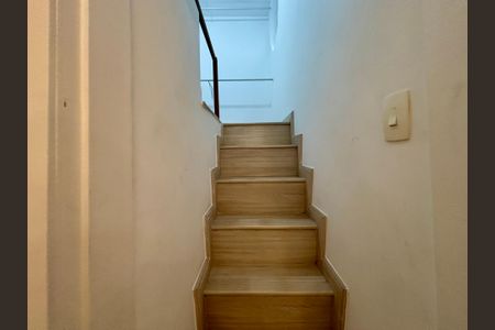 Casa à venda com 160m², 4 quartos e 1 vaga Casa à venda com 160m², 4 quartos e 1 vagaSuíte