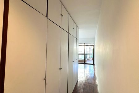 Apartamento à venda com 190m², 3 quartos e 2 vagas Apartamento à venda com 190m², 3 quartos e 2 vagasSuite 01
