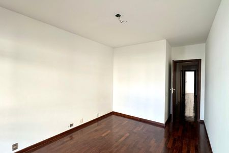 Apartamento à venda com 190m², 3 quartos e 2 vagas Apartamento à venda com 190m², 3 quartos e 2 vagasQuarto 01