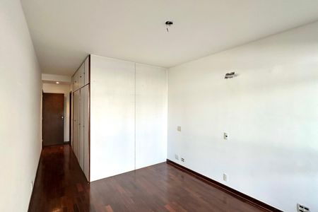Apartamento à venda com 190m², 3 quartos e 2 vagas Apartamento à venda com 190m², 3 quartos e 2 vagasSuite 01
