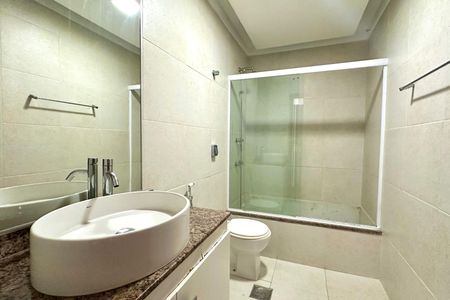 Apartamento à venda com 190m², 3 quartos e 2 vagas Apartamento à venda com 190m², 3 quartos e 2 vagasBanheiro da Suíte 2