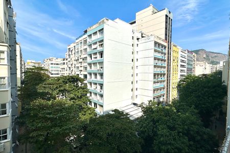 Apartamento à venda com 190m², 3 quartos e 2 vagas Apartamento à venda com 190m², 3 quartos e 2 vagasVista
