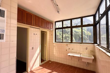 Apartamento à venda com 190m², 3 quartos e 2 vagas Apartamento à venda com 190m², 3 quartos e 2 vagasÁrea de Serviço