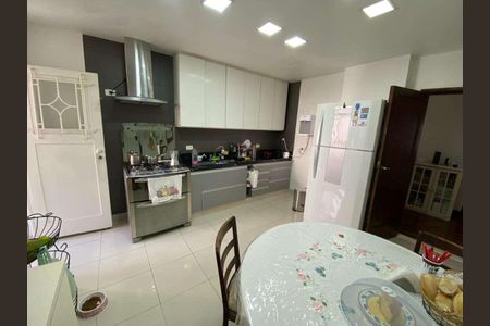 Apartamento à venda com 287m², 4 quartos e 1 vaga