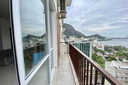 Apartamento à venda com 240m², 3 quartos e 1 vaga Apartamento à venda com 240m², 3 quartos e 1 vagaVaranda sala