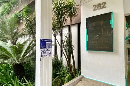 Apartamento à venda com 240m², 3 quartos e 1 vaga Apartamento à venda com 240m², 3 quartos e 1 vagaPlaca