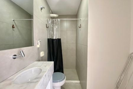 Apartamento à venda com 240m², 3 quartos e 1 vaga Apartamento à venda com 240m², 3 quartos e 1 vagaBanheiro 2