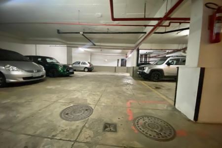 Apartamento à venda com 240m², 3 quartos e 1 vaga Apartamento à venda com 240m², 3 quartos e 1 vagaGaragem