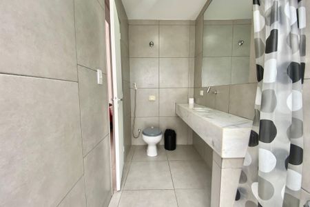 Apartamento à venda com 240m², 3 quartos e 1 vaga Apartamento à venda com 240m², 3 quartos e 1 vagaBanheiro Suíte