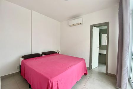 Apartamento à venda com 240m², 3 quartos e 1 vaga Apartamento à venda com 240m², 3 quartos e 1 vagaSuíte