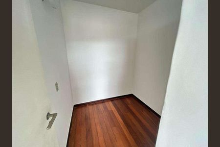 Apartamento à venda com 242m², 4 quartos e 2 vagas