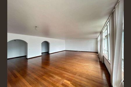 Apartamento à venda com 242m², 4 quartos e 2 vagas