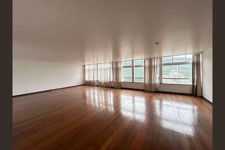 Apartamento à venda com 242m², 4 quartos e 2 vagas