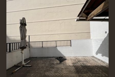 Casa à venda com 126m², 3 quartos e 1 vaga Casa à venda com 126m², 3 quartos e 1 vagaTerraço