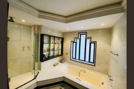 Apartamento à venda com 263m², 4 quartos e 2 vagas