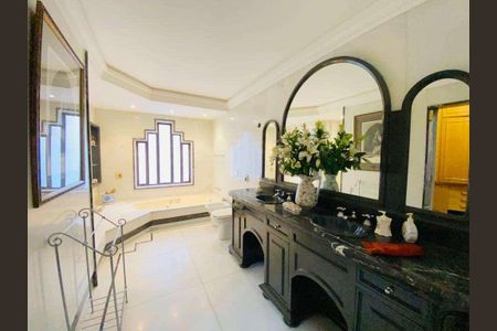 Apartamento à venda com 263m², 4 quartos e 2 vagas