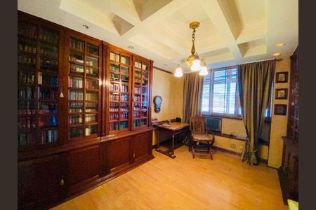 Apartamento à venda com 263m², 4 quartos e 2 vagas
