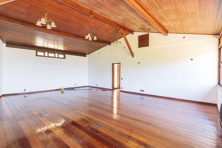 Casa à venda com 629m², 6 quartos e 5 vagas
